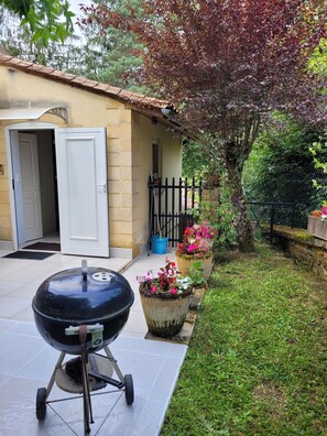 Terrace/patio - Studio in Sarlat, for a couple in search of calm (Sarlat-La-Canéda)