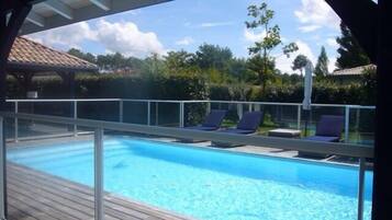 Piscine extérieure, piscine chauffée