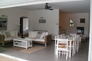 Interior - LA MAISON BLEUE - LUXURY VILLA WITH HEATED POOL (Lège-Cap-Ferret)