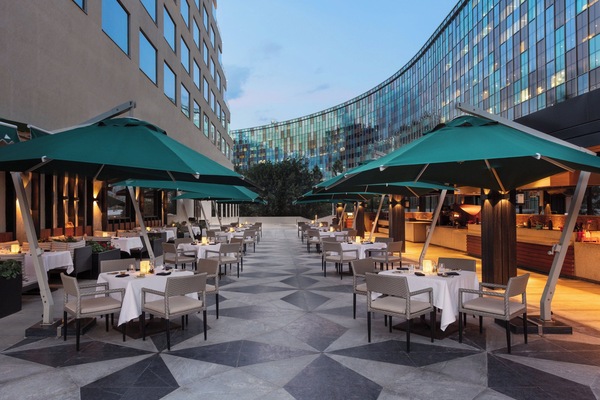 3 restaurants; breakfast, lunch, and dinner served
