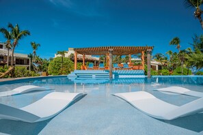 Outdoor pool - Luxurious Villa Amethyst, Spectacular Ocean Views, Gold Standard Certified. (San Pedro)