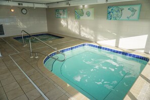 Piscina coberta i piscina a l'aire lliure 