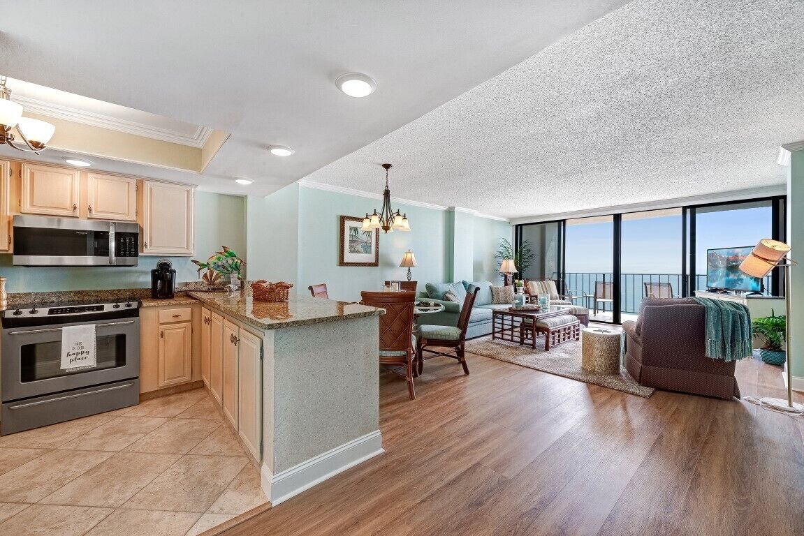 Direct ocean front 2 Bedroom Condo. Sleeps 4 in Arcadian One