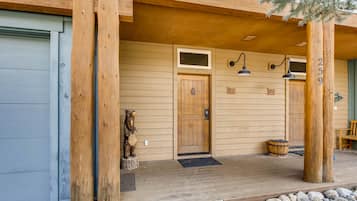 Townhome, 3 Bedrooms | Exterior detail