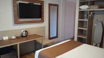 In-room safe, desk, rollaway beds, free WiFi