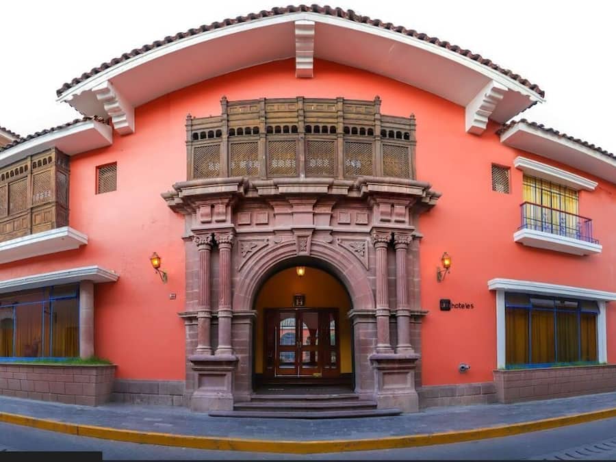 Fachada de la propiedad