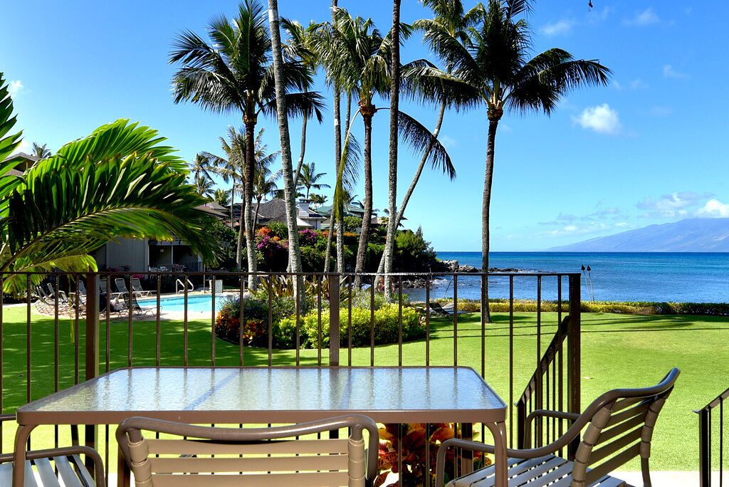 Romantic! Oceanfront Air Conditioned Condo #114