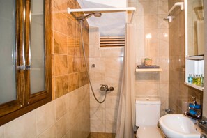 Luxury Villa, 2 Bedrooms, Hot Tub, Garden Area | Bathroom - Chris Rea Villa (Skiathos)