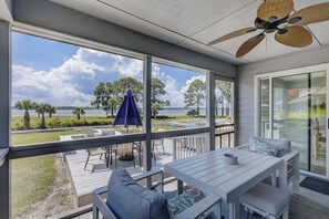 Outdoor dining - Beautiful Lands End Townhome with Spectacular Water Views & Close to Beach (Hilton Head Island)