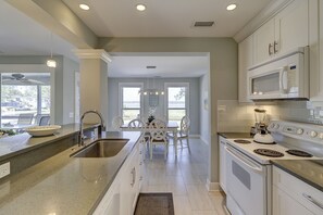 Fridge, microwave, oven, stovetop - Beautiful Lands End Townhome with Spectacular Water Views & Close to Beach (Hilton Head Island)