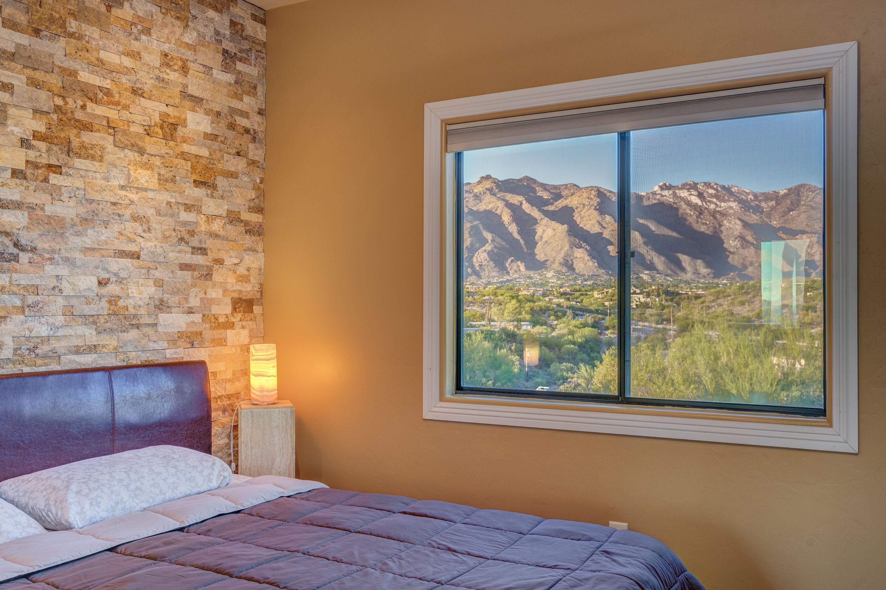 1 chambre, bureau, fer et planche à repasser, Wi-Fi gratuit