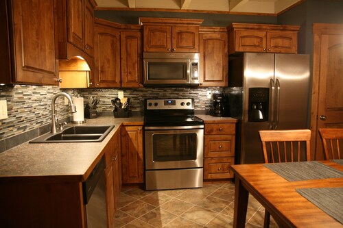 5-Star 2 Bdrm Condo-Mtn Views-Great Rates-Free WIFI- Personal Owner Contact