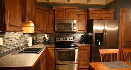 5-Star 2 Bdrm Condo-Mtn Views-Great Rates-Free WIFI- Personal Owner Contact