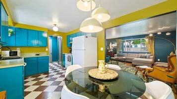 Spices, dining tables