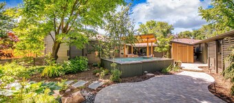 #HabitueHomes - The East End Retreat – King Bed, EV Charger, Natural Spring Pool!