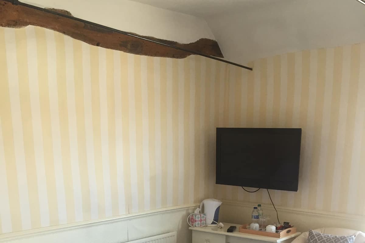 Twin Room, 2 Twin Beds | Iron/ironing board (on request), bed sheets