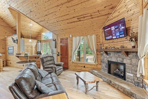 Private Luxury Couples Paradise Full of Amenities