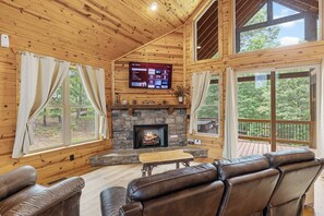Smart TV, fireplace