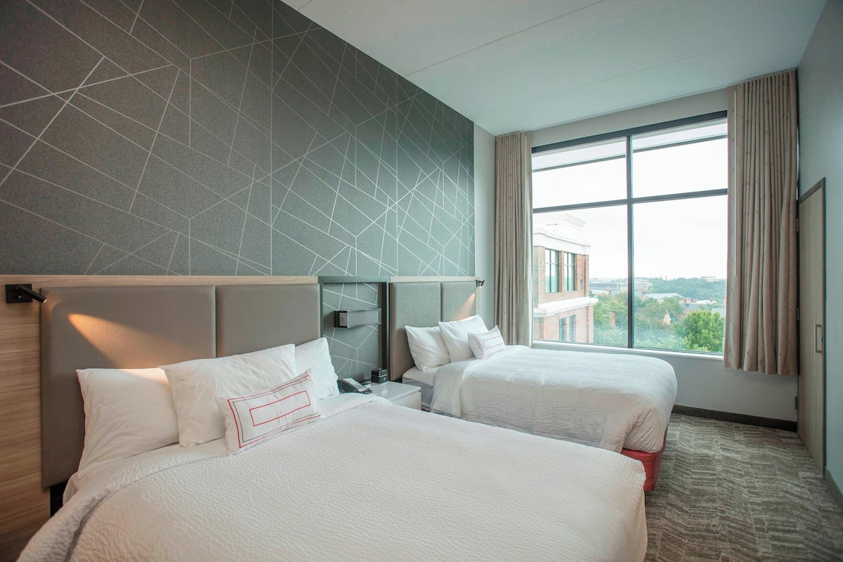 suite, 2 queen beds, non smoking | hypo-allergenic bedding, pillow-top beds, desk, iron/ironing board