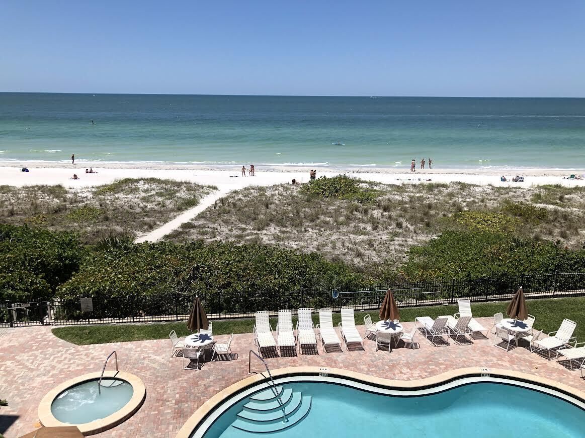 IRB Fan Fav!! Luxurious Indian Rocks Beachfront w/ Pool! Walkable to Best!