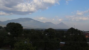 Unclassified image, 2 of 17, button - Vista Los Volcanes (Juayua)