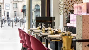 FrĂŒhstĂŒck, Mittagessen, Abendessen, französische KĂŒche