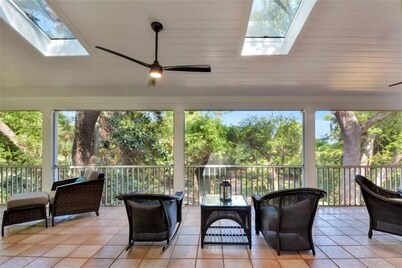 Woodlawn Cottage - Beachfront