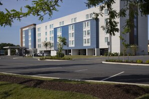 Building design - SpringHill Suites by Marriott Newark Downtown (Newark)