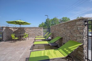 Terrace/patio - SpringHill Suites by Marriott Newark Downtown (Newark)