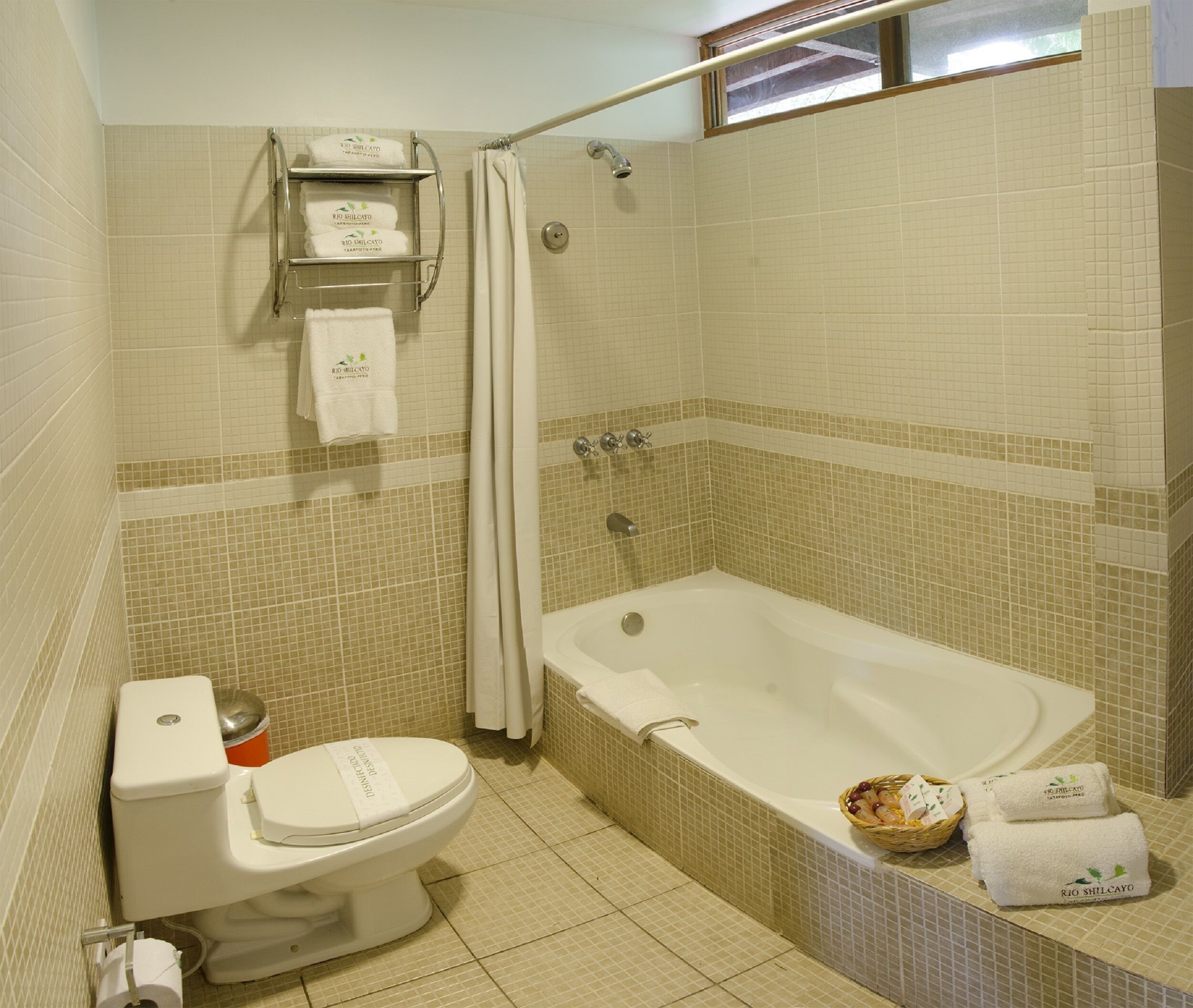 family quadruple room | bathroom | shower, free toiletries, hair dryer, towels
