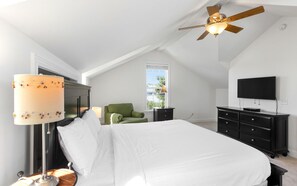 4 bedrooms, iron/ironing board, WiFi, bed sheets