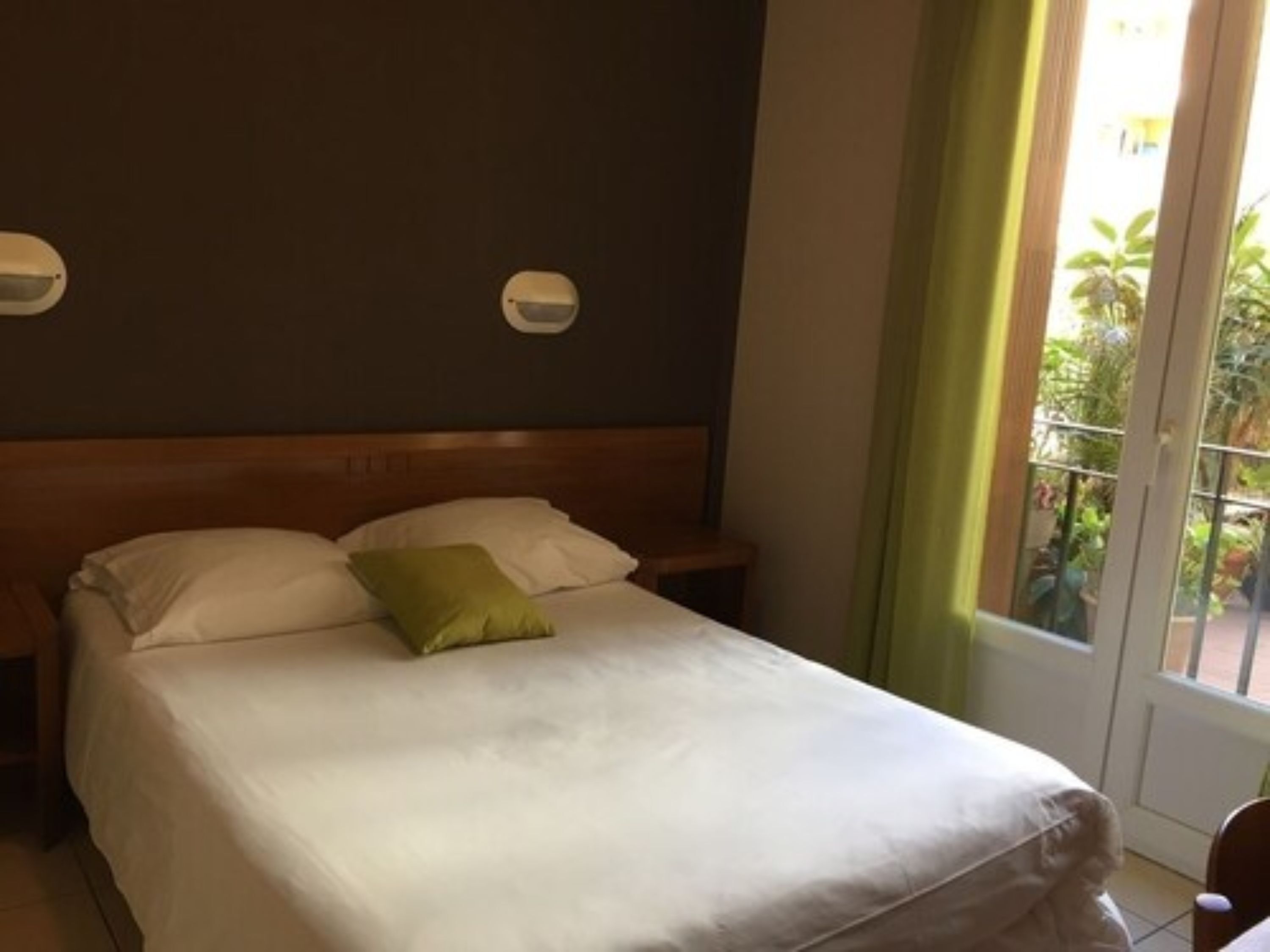 1 bedroom, premium bedding, desk, blackout drapes