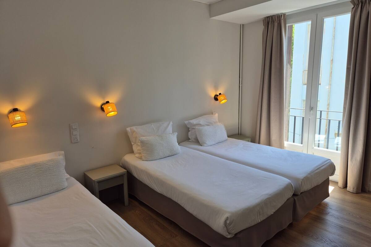 triple room | 1 bedroom, premium bedding, desk, blackout curtains