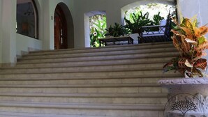 Gambar tidak terklasifikasi, 2 dari 53, tombol
