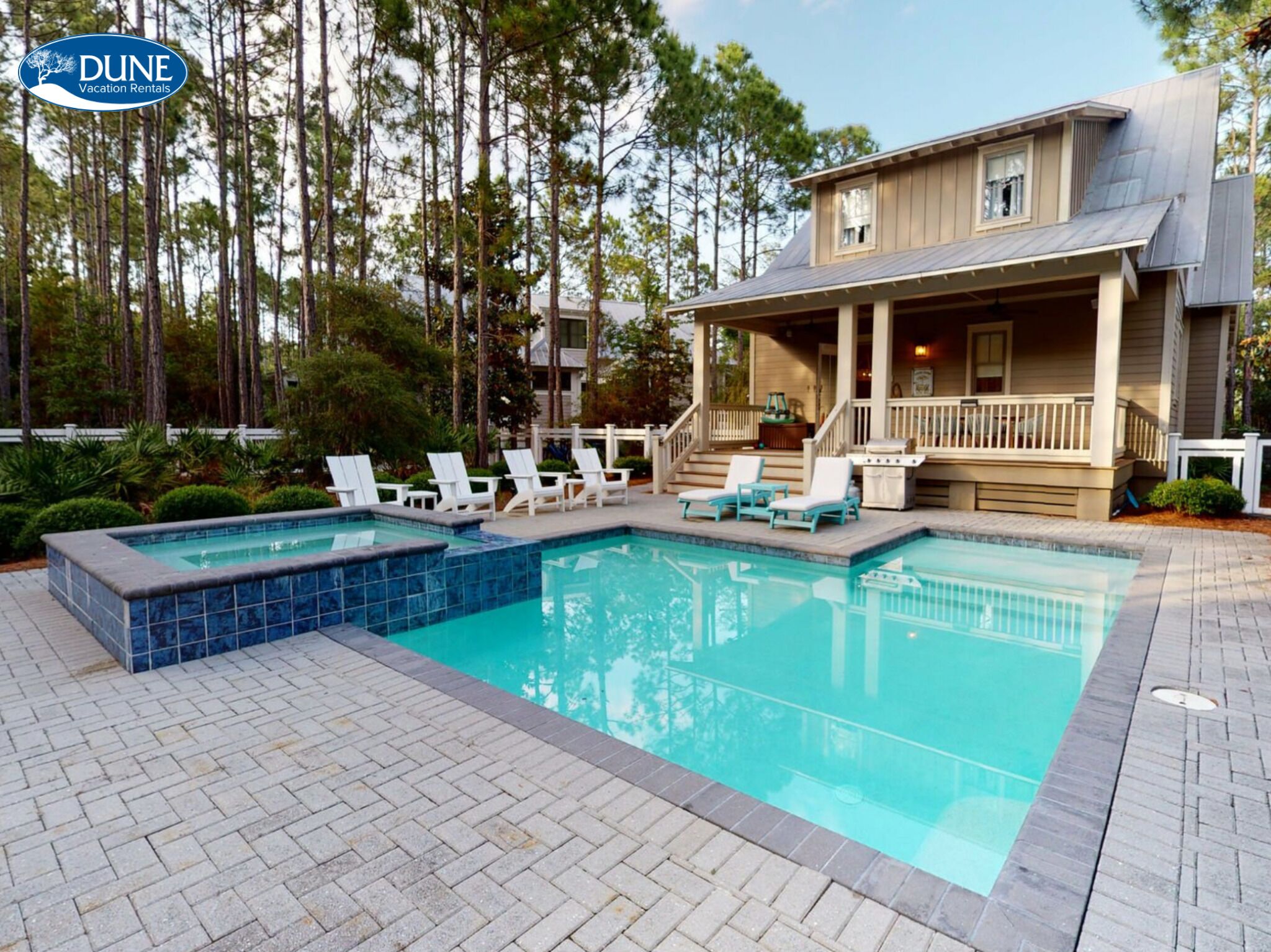 *37 Royal Fern* Beautiful 4 Bedroom 3.5 Bath with Private Pool - Sleeps 12 Perfect family location