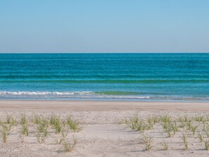On the beach - Blue Crab | Ocean Views + Beach Access Walkway! (Topsail Beach)