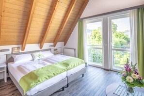 Zweibettzimmer, 1 Doppelbett, Nichtraucher, eigenes Bad | Zimmersafe, Schreibtisch, schallisolierte Zimmer, kostenloses WLAN