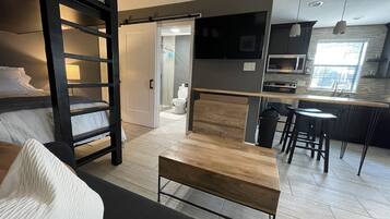 1 chambre, bureau, fer et planche à repasser, Wi-Fi gratuit