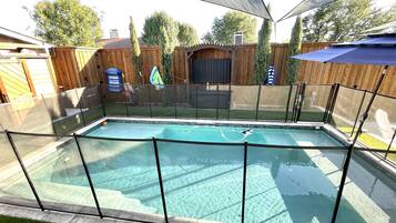 Piscine extérieure, piscine chauffée