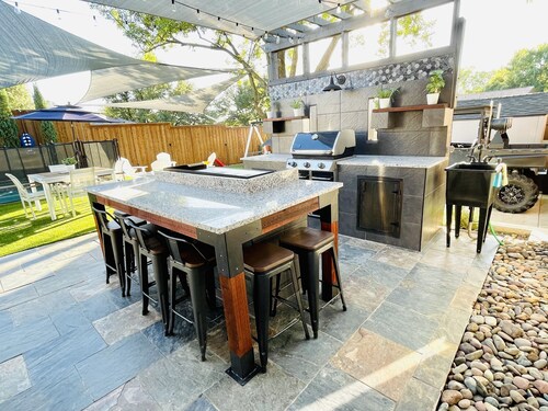 La Estancia - Your Home away from Home! 