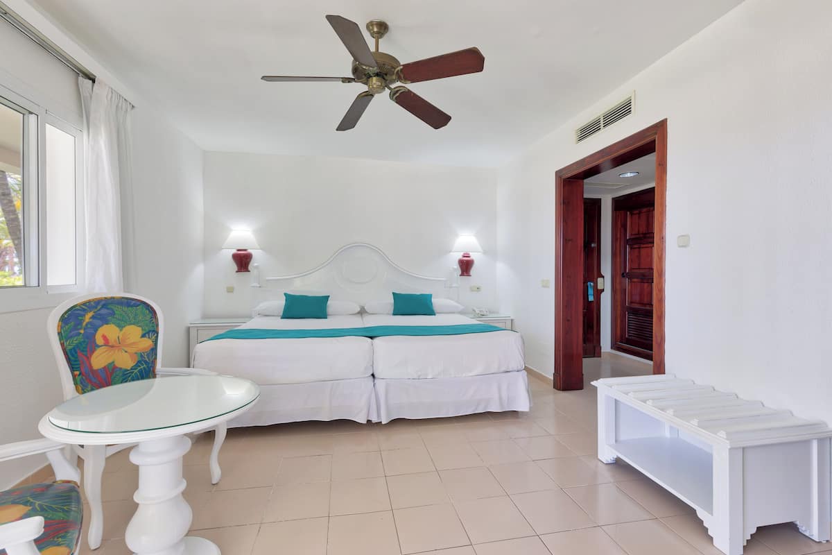 1 bedroom, minibar, in-room safe, iron/ironing board