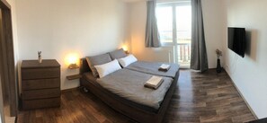 Blackout curtains, iron/ironing board, free cots/infant beds, free WiFi - JEZ&SPI (Plánice)