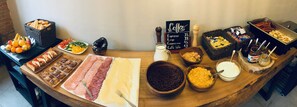 Petit déjeuner buffet compris tous les jours