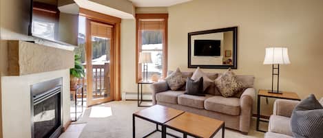Condo, 2 Bedrooms | Living area