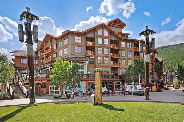 Condo, 2 Bedrooms | Exterior