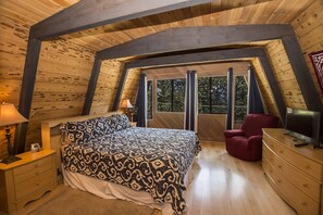 5 bedrooms, iron/ironing board, WiFi, bed sheets