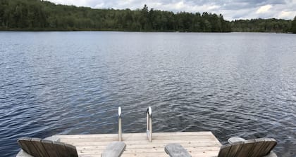 Hermosa casa de campo frente al lago, 1 hora al norte de Montreal