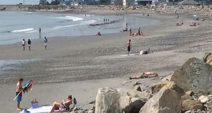 Beachfront Cottage, very quaint and right on the Beach!