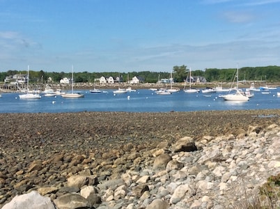Beachfront Cottage, very quaint and right on the Beach!
