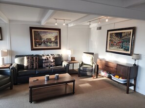 Smart TV, DVD player, books